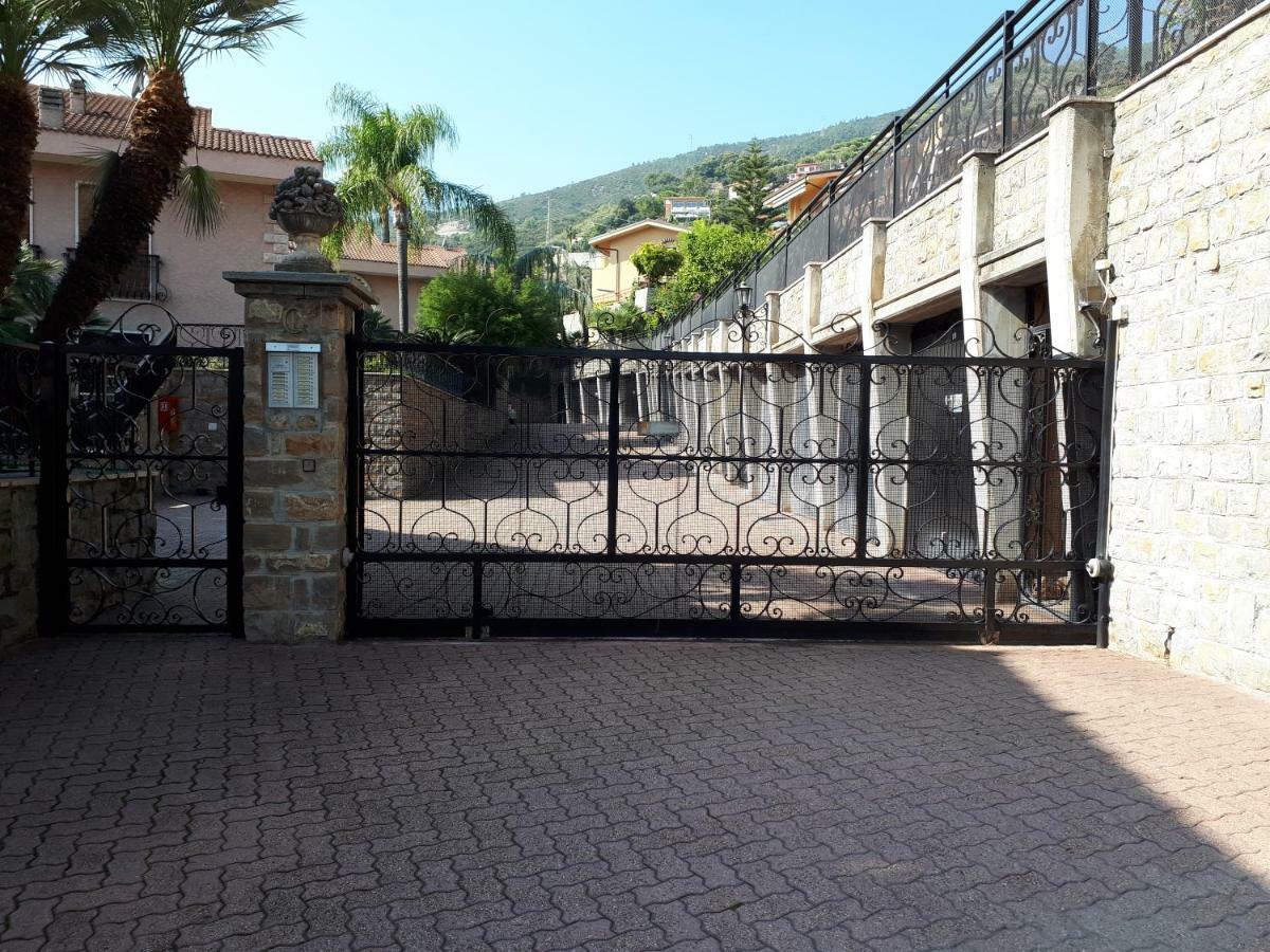Apartament Rifugio Societa Semplice Ospedaletti Zewnętrze zdjęcie